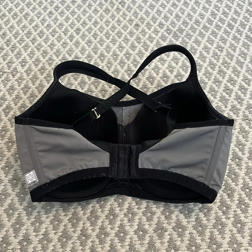 Natori Gray Sports Bra with Racerback Design 34G